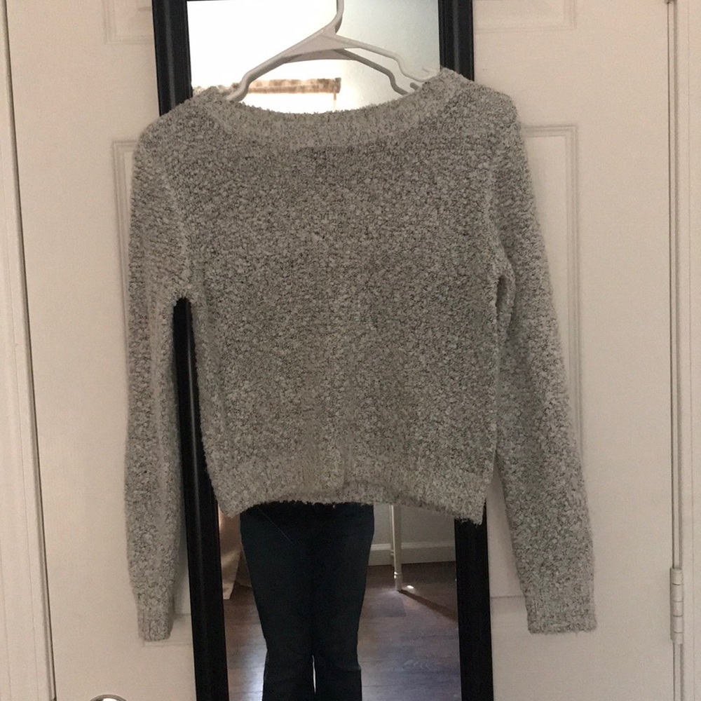 Gray puffy crop